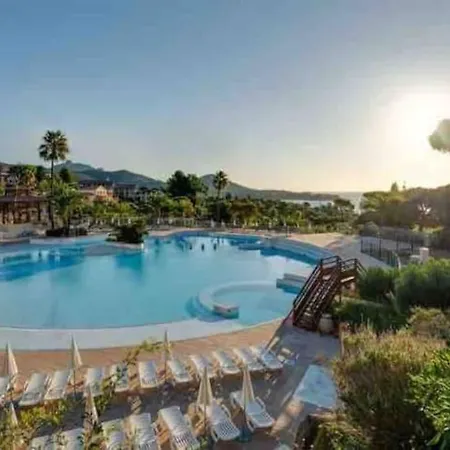 Appart Climatise 4 Prsn / Vue Piscine & Vue Mer Cap Esterel Saint-Raphael  Exterior photo
