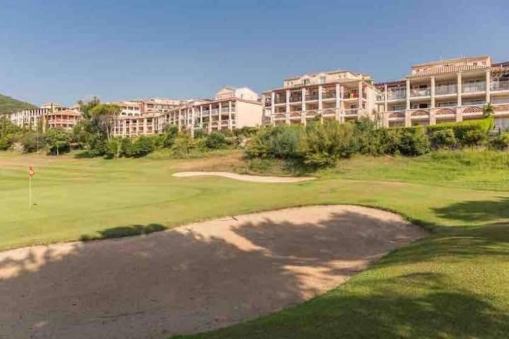 Climatise 4 Prsn / Vue Piscine & Vue Cap Esterel Apartment Saint-Raphael (Var)