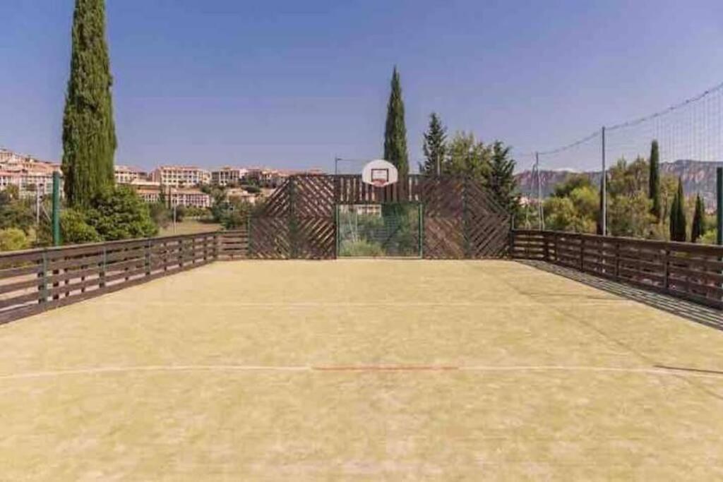 Climatise 4 Prsn / Vue Piscine & Vue Cap Esterel Appartamento *