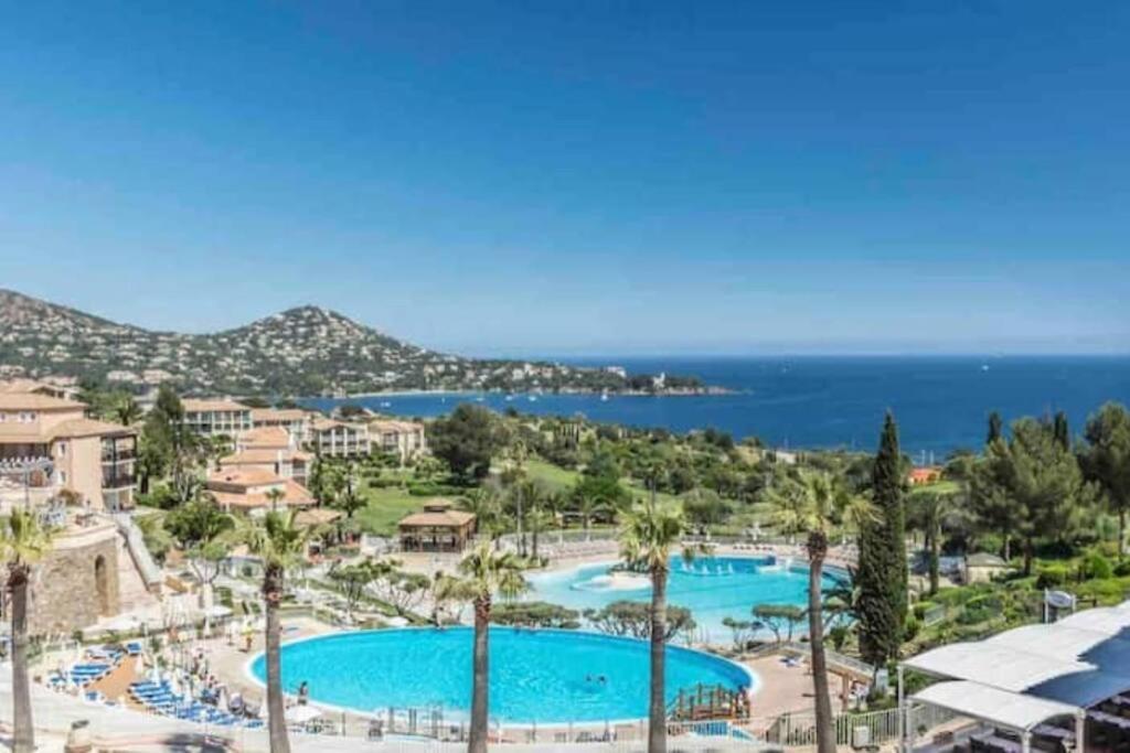 Climatise 4 Prsn / Vue Piscine & Vue Cap Esterel Appartamento