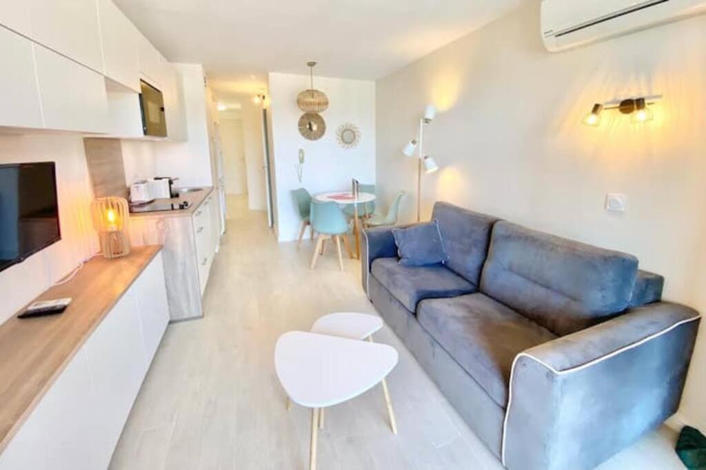 Climatise 4 Prsn / Vue Piscine & Vue Cap Esterel Appartamento *