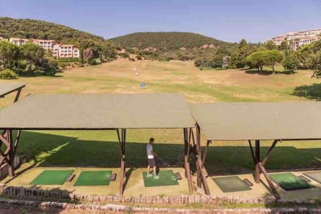 Apartment Climatise 4 Prsn / Vue Piscine & Vue Cap Esterel *