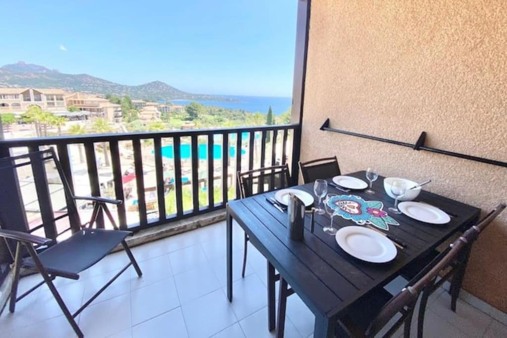 Climatise 4 Prsn / Vue Piscine & Vue Cap Esterel * Saint-Raphael (Var)