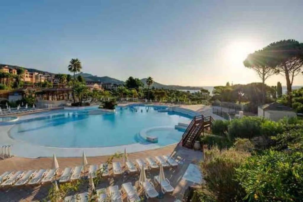 Climatise 4 Prsn / Vue Piscine & Vue Cap Esterel Appartamento Saint-Raphaël