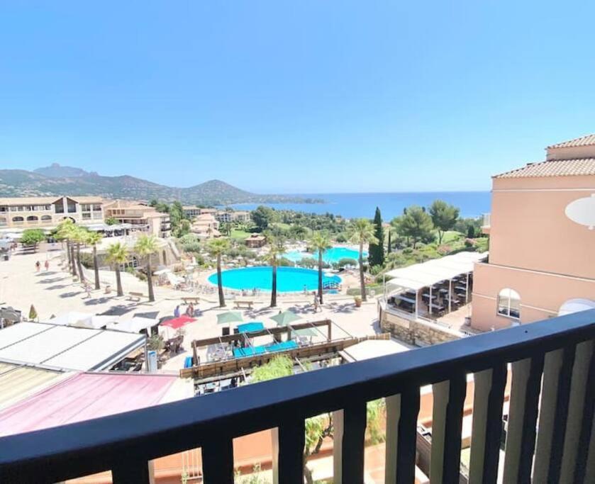 Climatise 4 Prsn / Vue Piscine & Vue Cap Esterel Appartamento